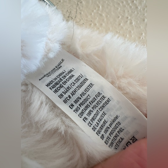 Faux Fur Cream White Infinity Circle Scarf EUC - Picture 2 of 2